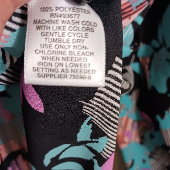 Boutique Brand, Plus Size 3X, Button Down blouse, Multi-Colored, Lovely, Light - Picture 9 of 16